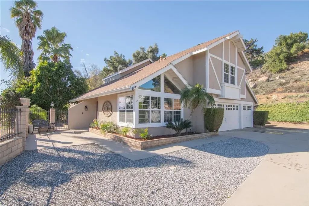 8303 Whispering Tree, Jurupa Valley