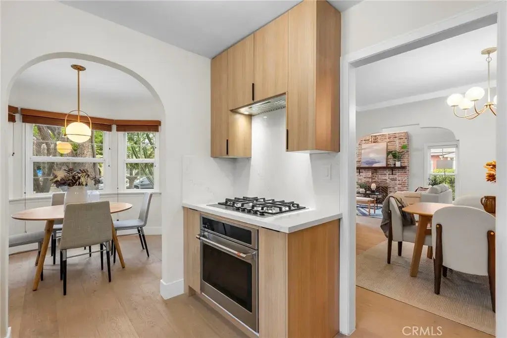 2928 11th, Los Angeles