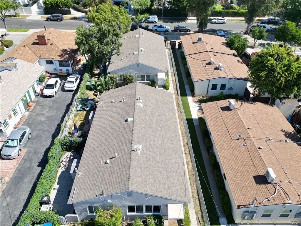 17624 Los Alimos 1/2, Granada Hills