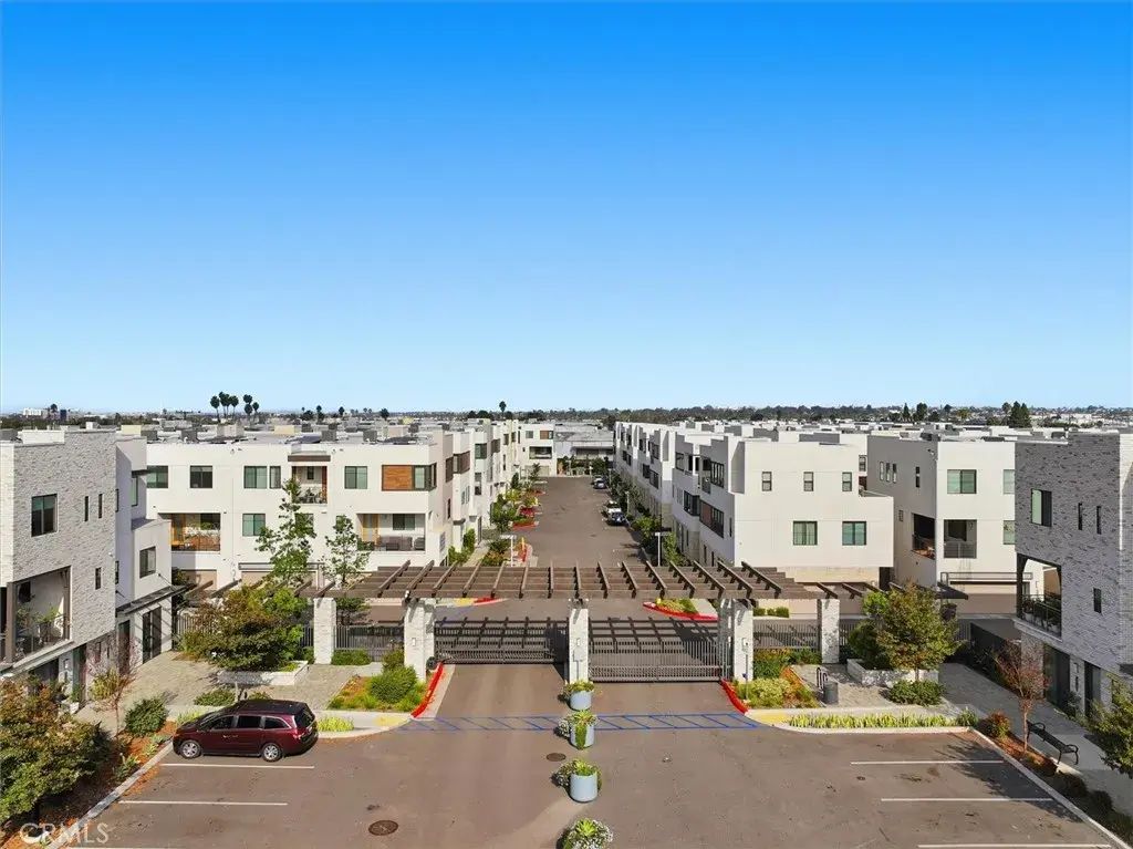 2144 Swallowtail Walk, Gardena