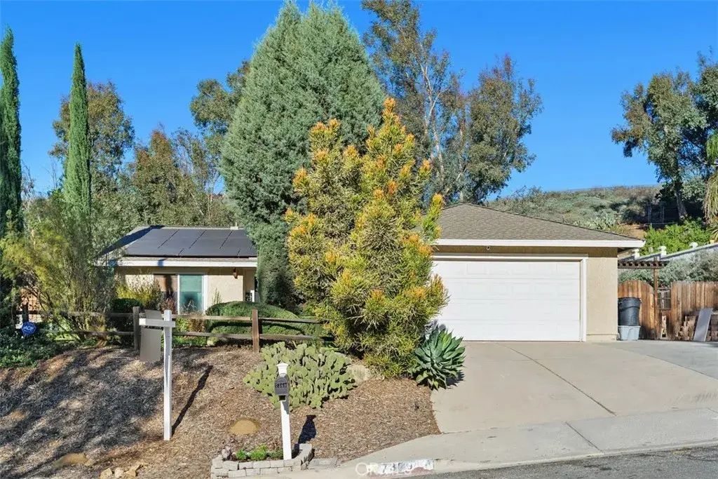 7369 Lakeside, Jurupa Valley