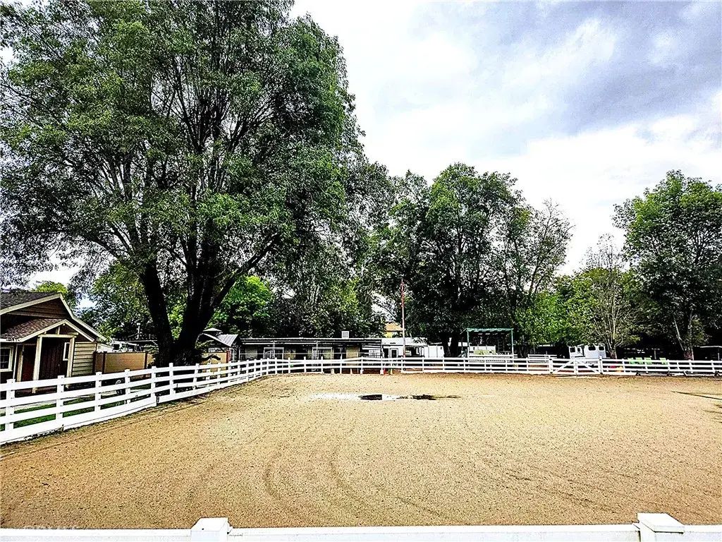 22050 Tulsa, Chatsworth