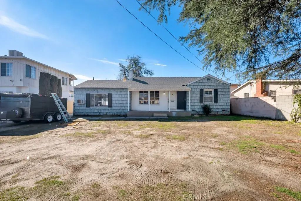 8541 Ventura Canyon Avenue, Panorama City