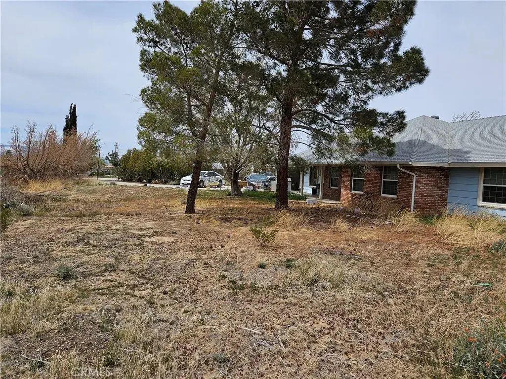 11175 Tyee Road, Apple Valley