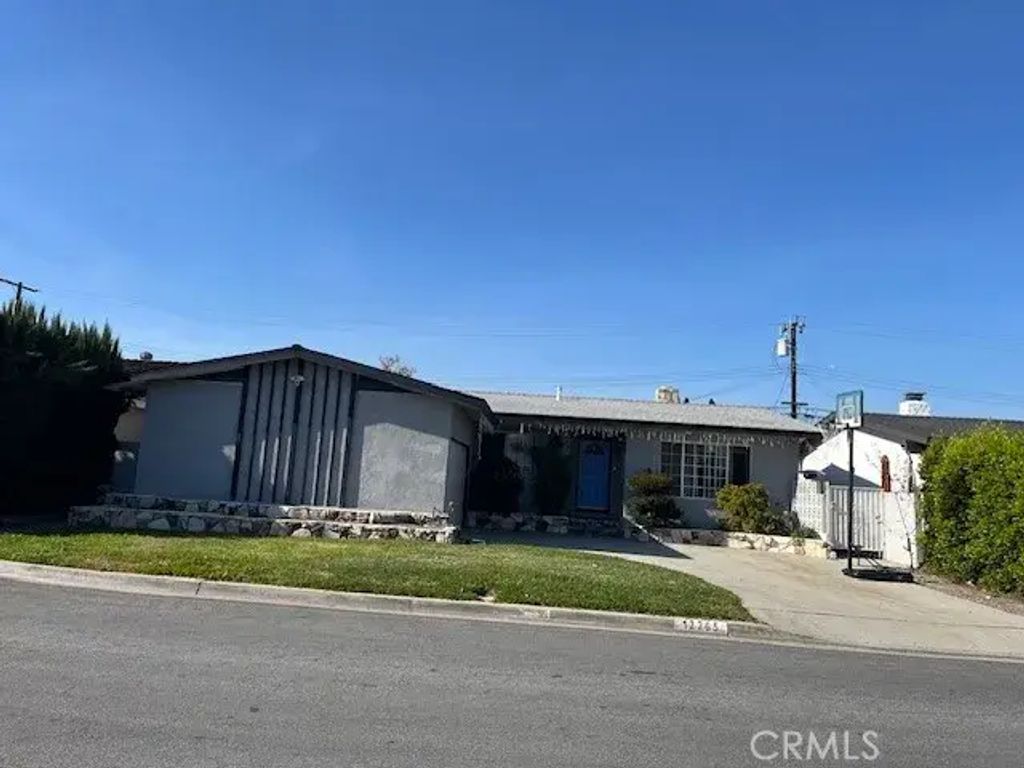 12265 Caladre, Downey