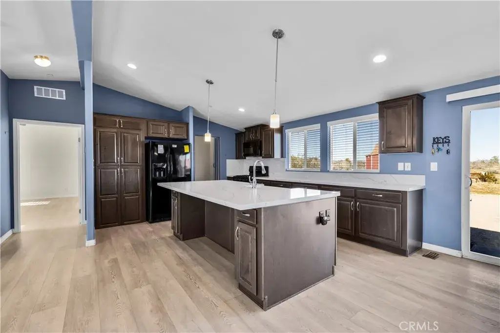 55925 Vallihi Drive, Landers
