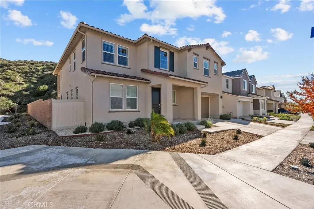 28332 Clarion, Saugus