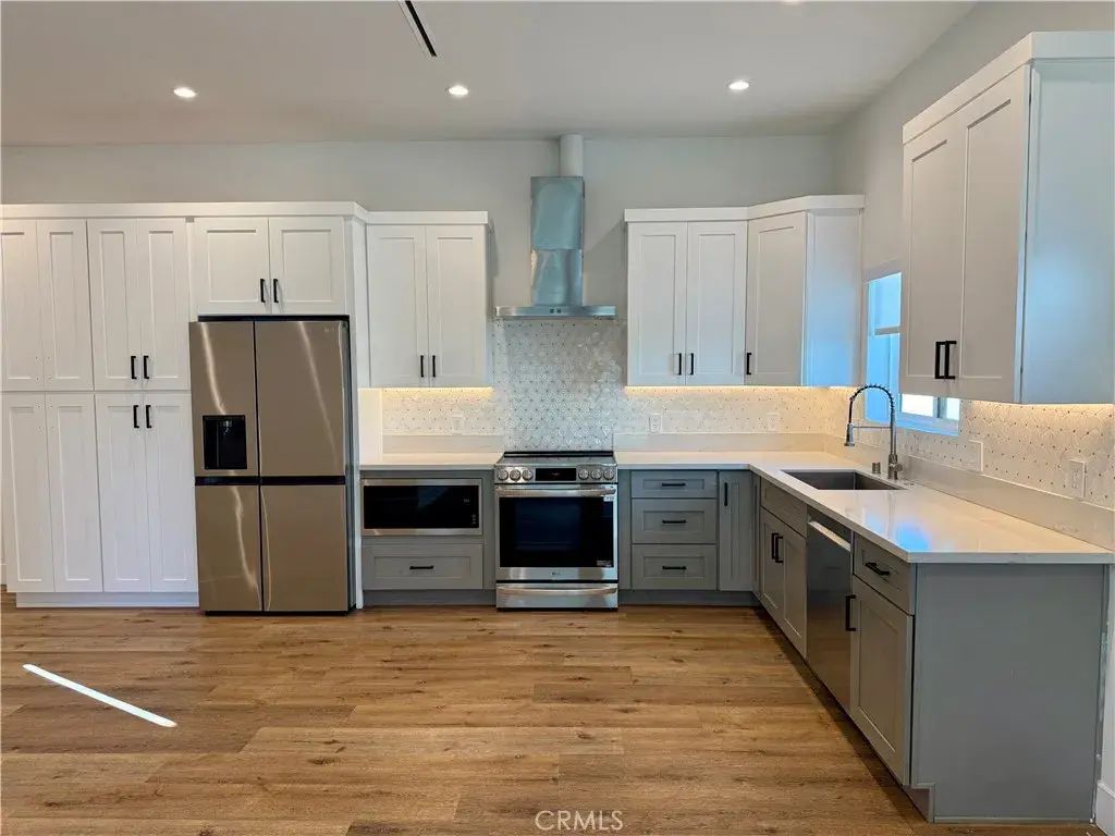 8622 Lubao Avenue, Winnetka