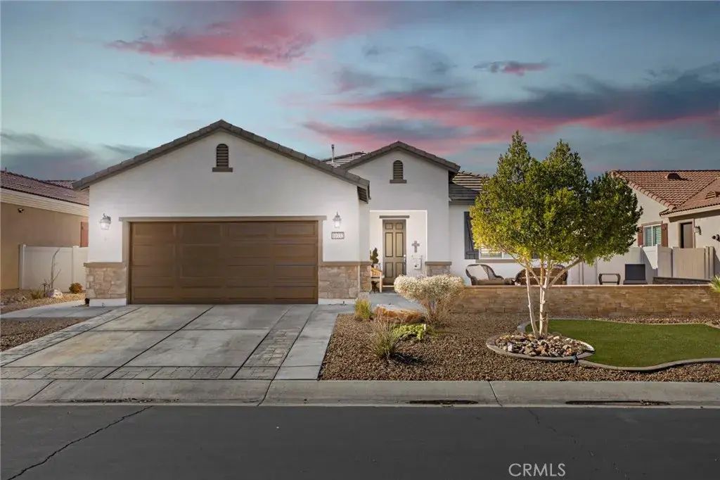 10332 Darby, Apple Valley