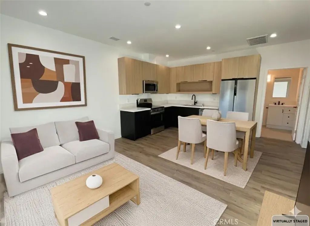 23924 Hamlin Street, West Hills