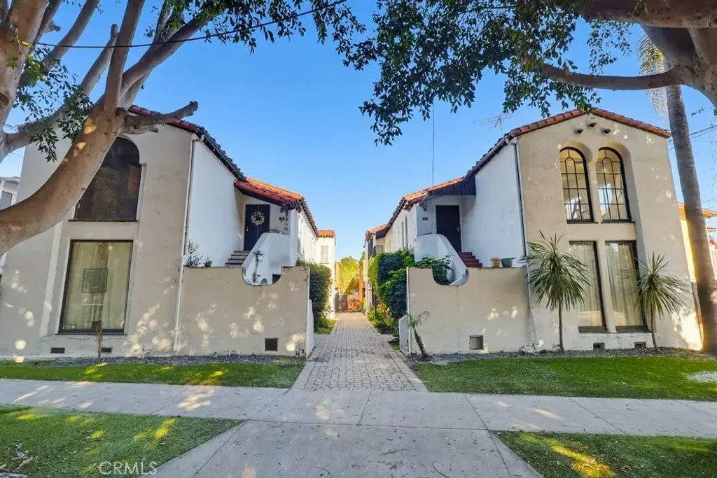 1527 E 3rd 1531, Long Beach