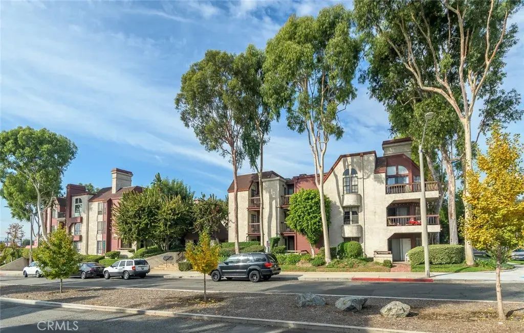 231 Bethany Road 104, Burbank