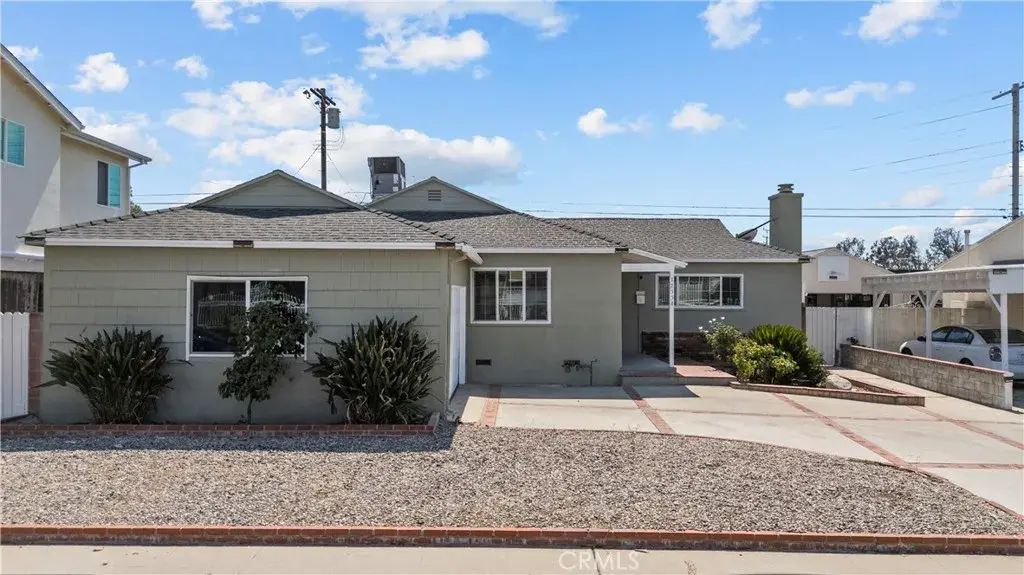 12554 Lorne, North Hollywood