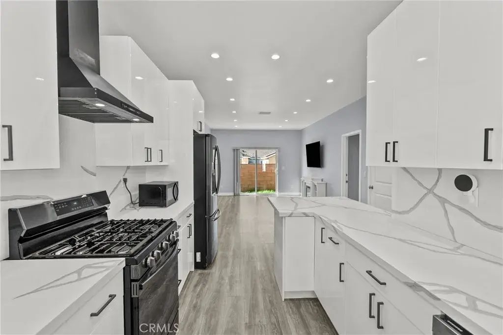 7239 Kraft, North Hollywood