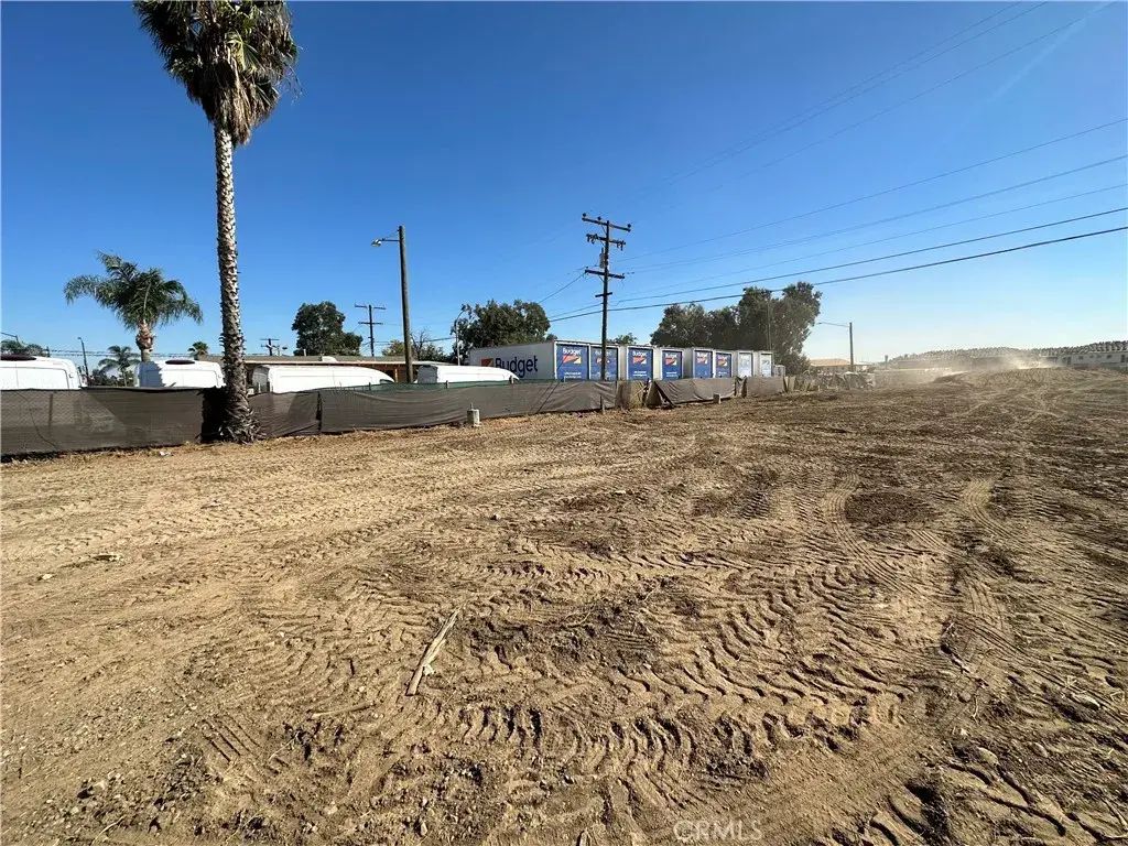 14043 Foothill, Fontana