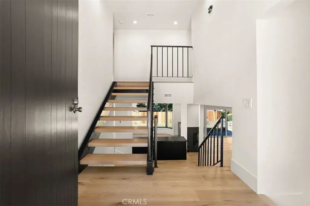 22450 Maycotte Road, Woodland Hills