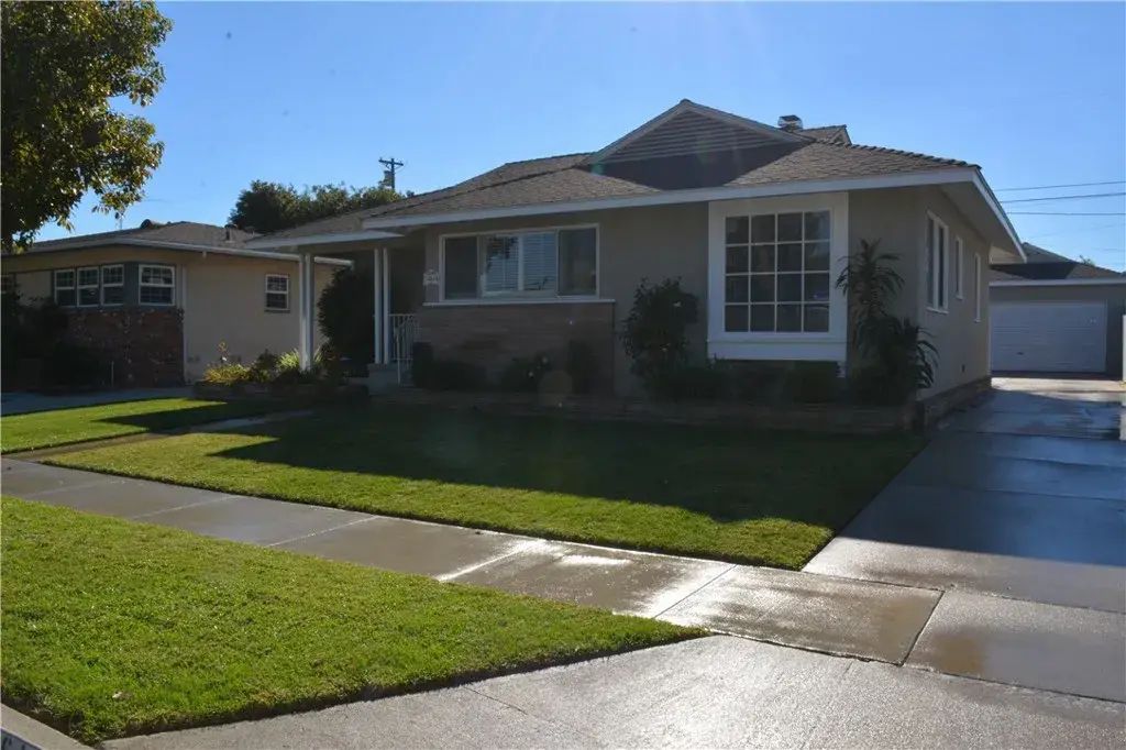 6448 E Los Arcos, Long Beach