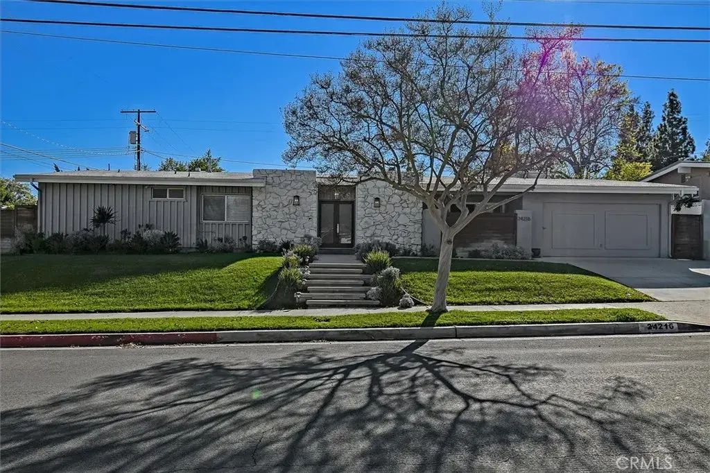 24216 Calvert Street, Woodland Hills