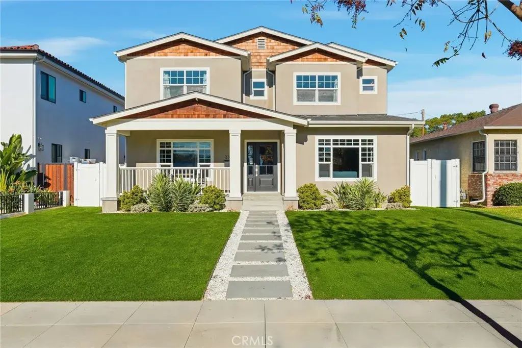 2311 W Clark Avenue, Burbank