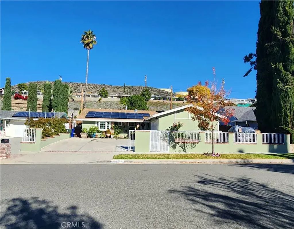 19755 Steinway Street, Canyon Country