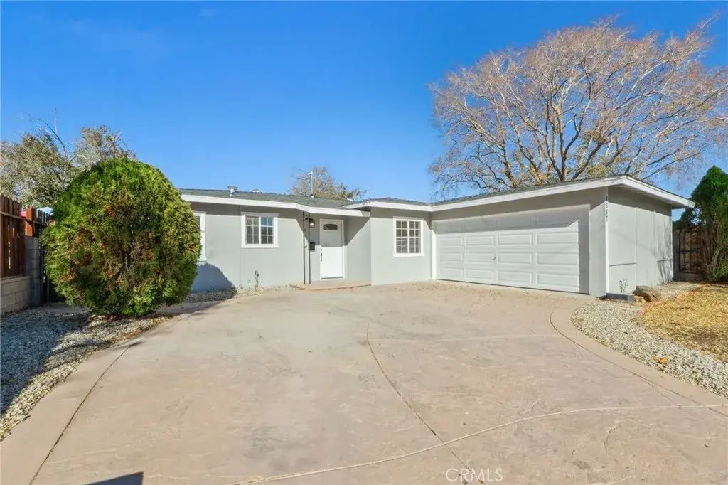 1347 E Avenue R3, Palmdale