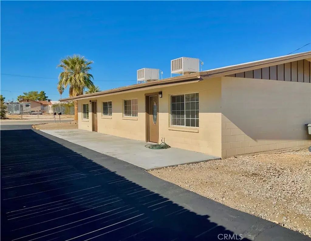 6455 Tamarisk, 29 Palms