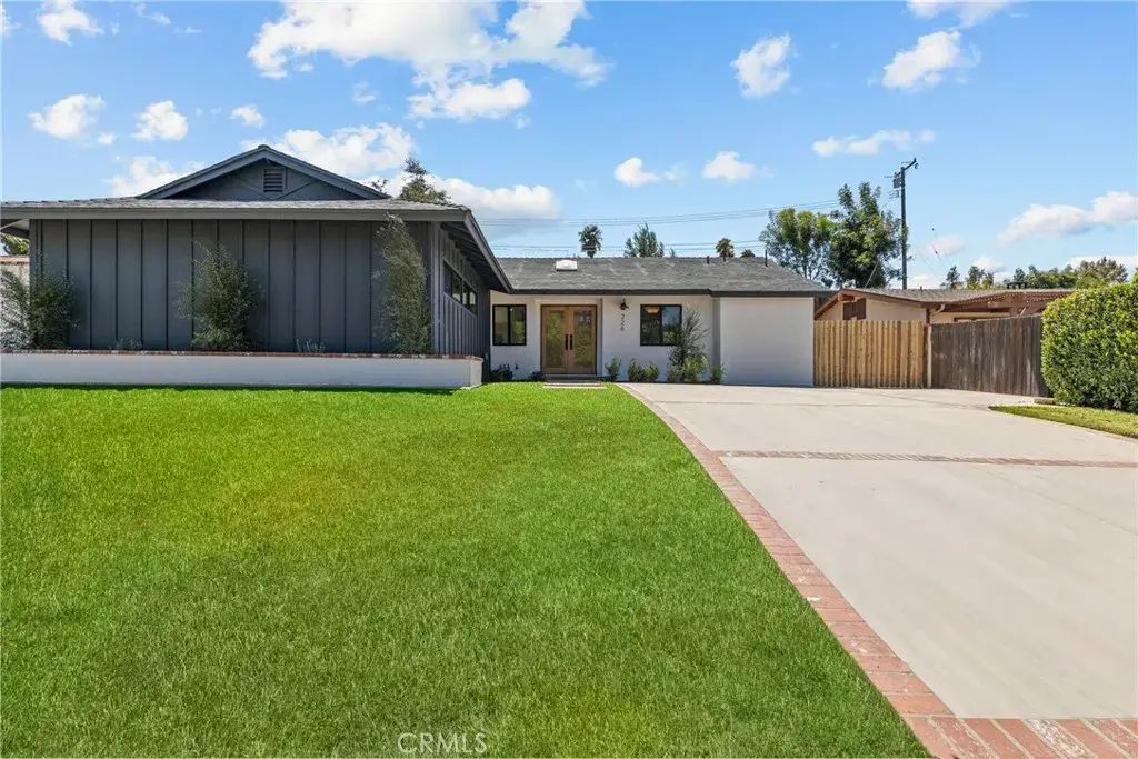 226 Tennyson, Thousand Oaks