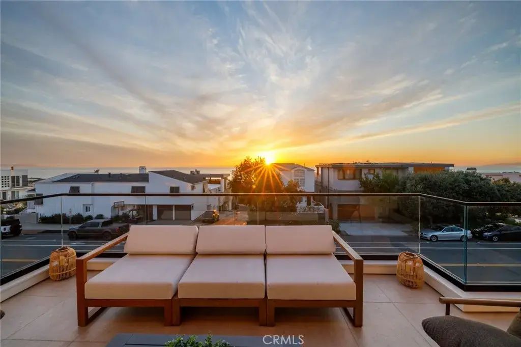 212 Manhattan Avenue, Manhattan Beach