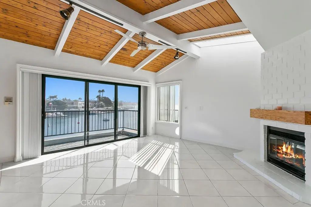 179 Bay Shore, Long Beach