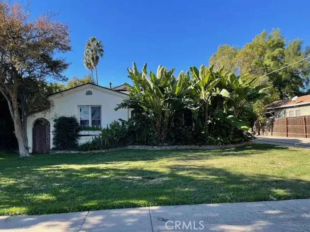 6709 Vesper, Van Nuys