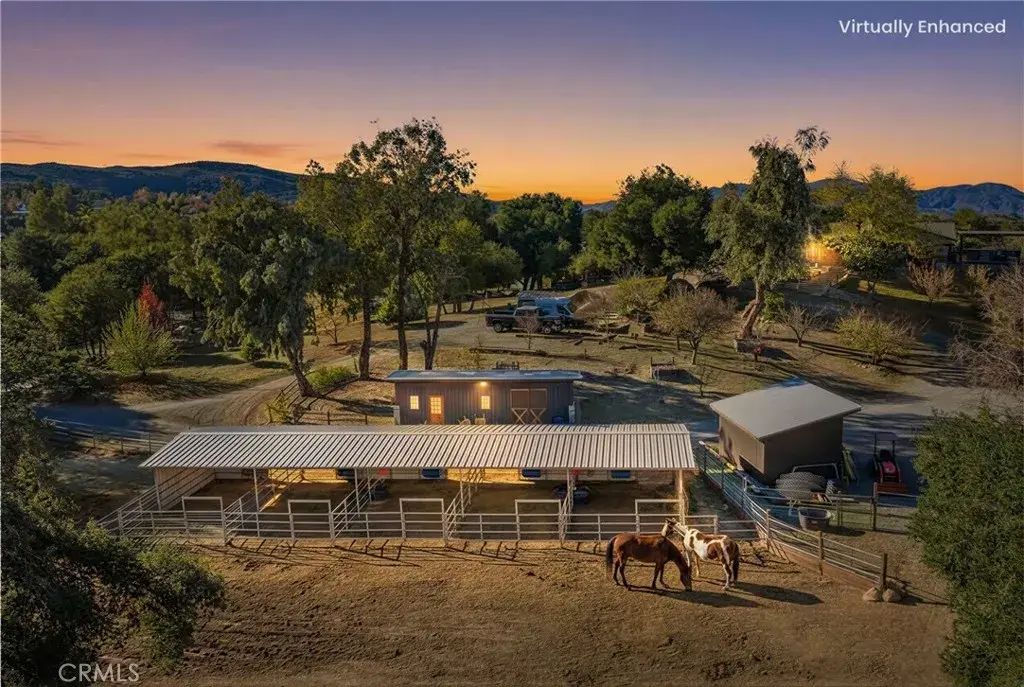 17705 Rodeo Road, Ortega Mountain