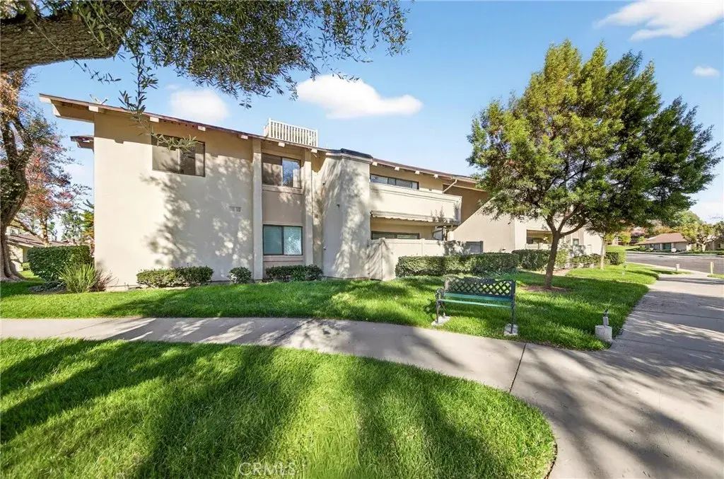 13624 La Jolla Circle H, La Mirada