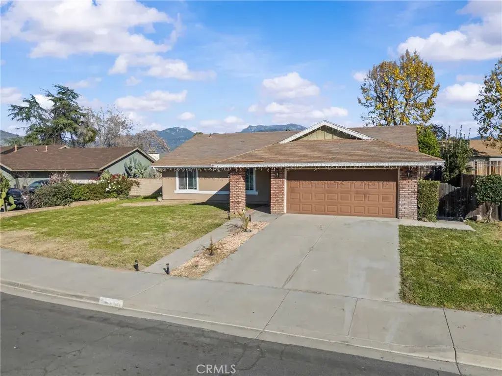 25570 Orangewood, Hemet