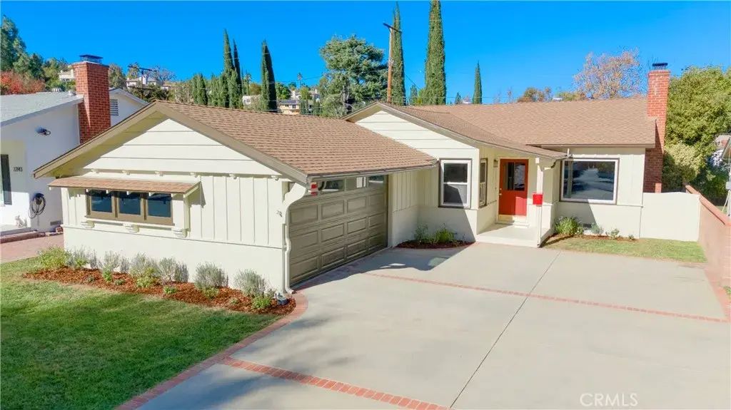 22137 Ybarra, Woodland Hills