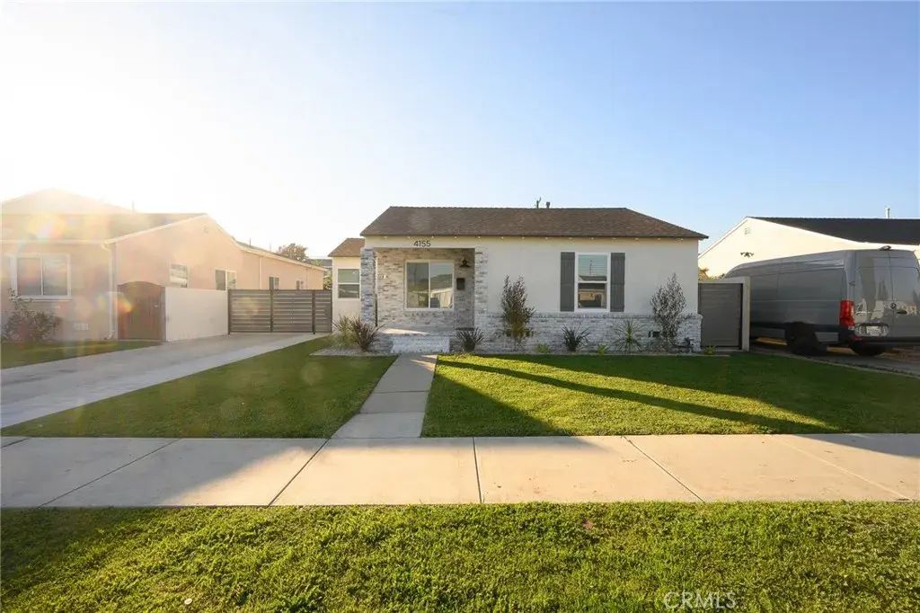 4155 Rose Avenue, Long Beach