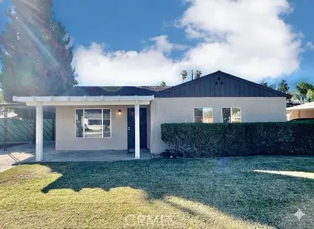 8654 Greenpoint Avenue, Riverside