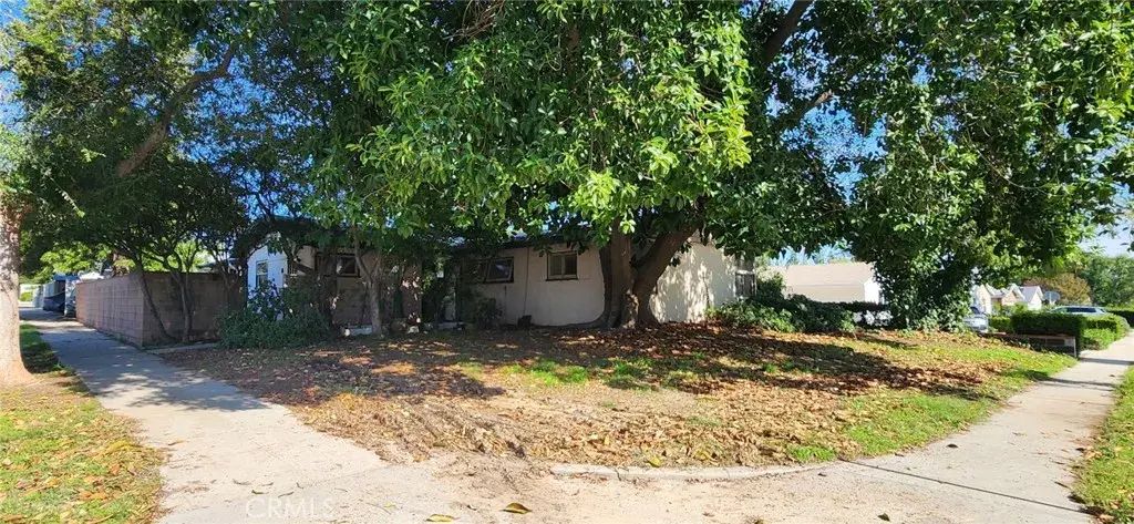 16757 Donmetz, Granada Hills