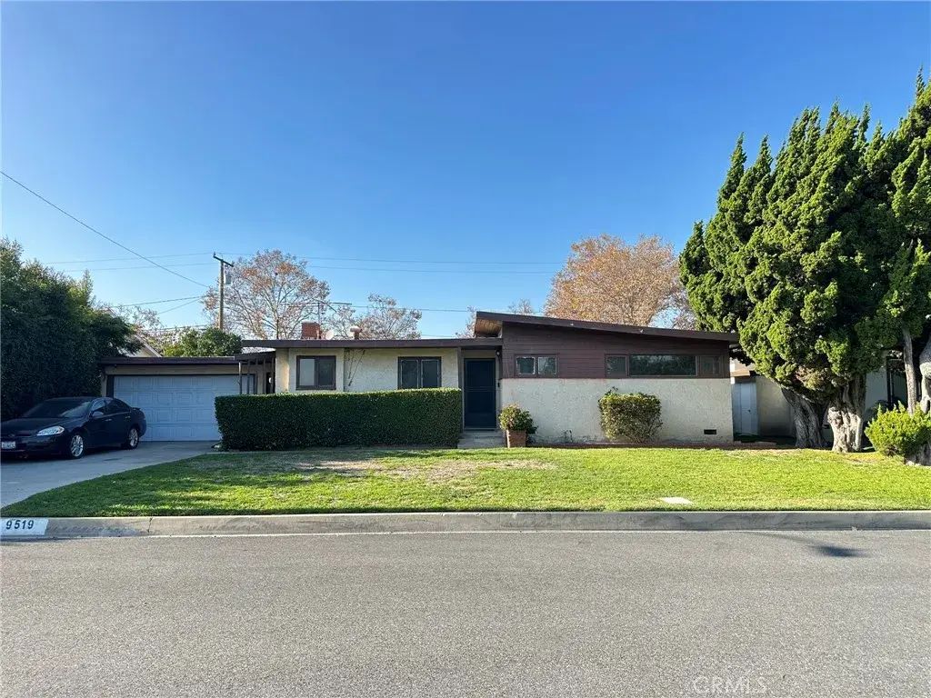 9519 La Reina, Downey