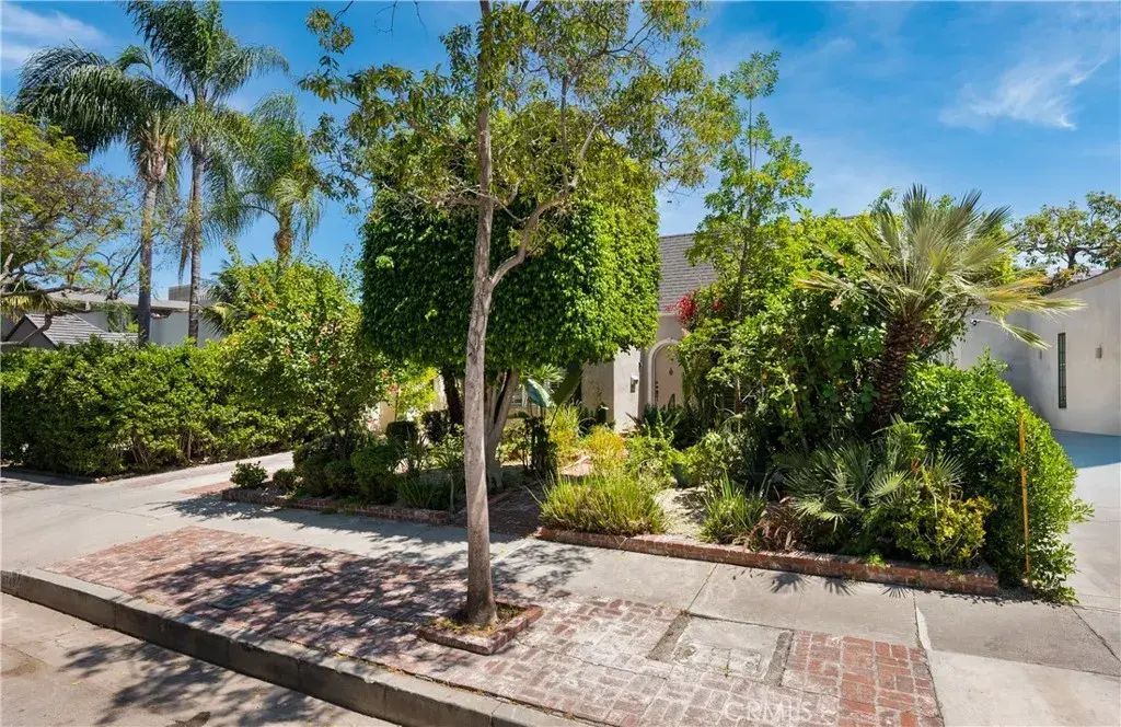 8748 Ashcroft Avenue, West Hollywood