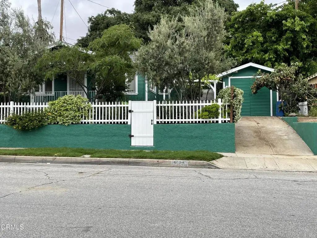 1827 E Woodbury Road, Pasadena