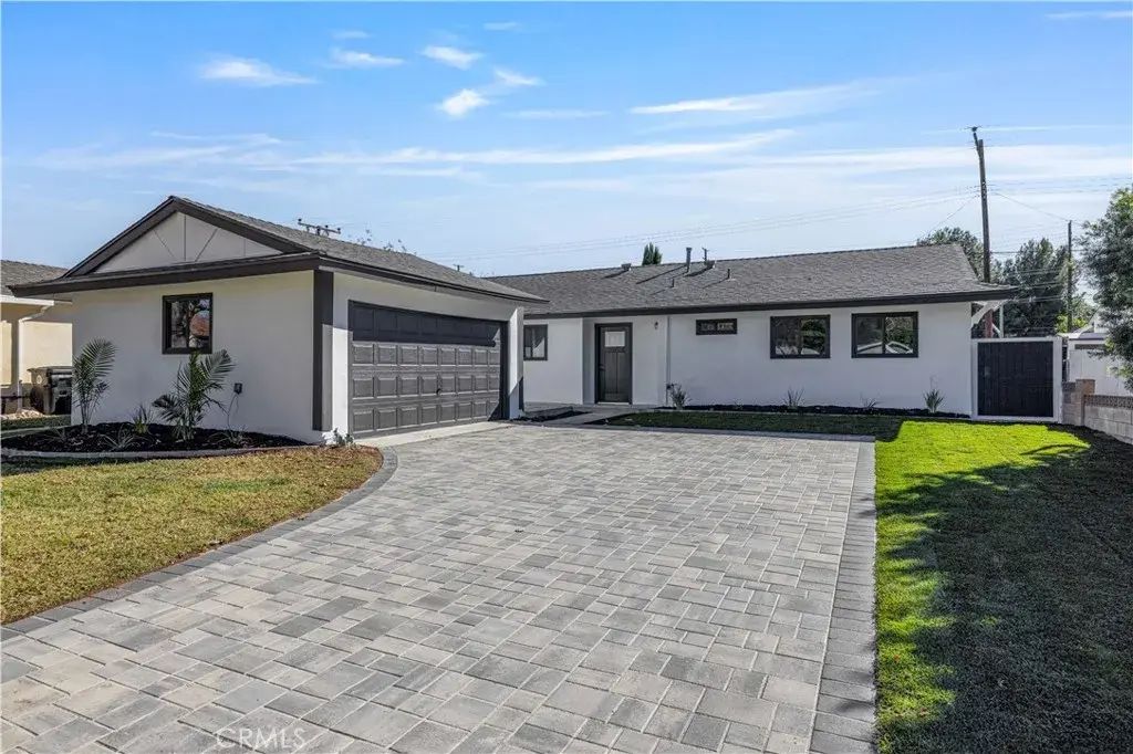 22038 Alamogordo Road, Saugus