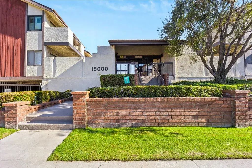 15000 Halldale Avenue 101, Gardena