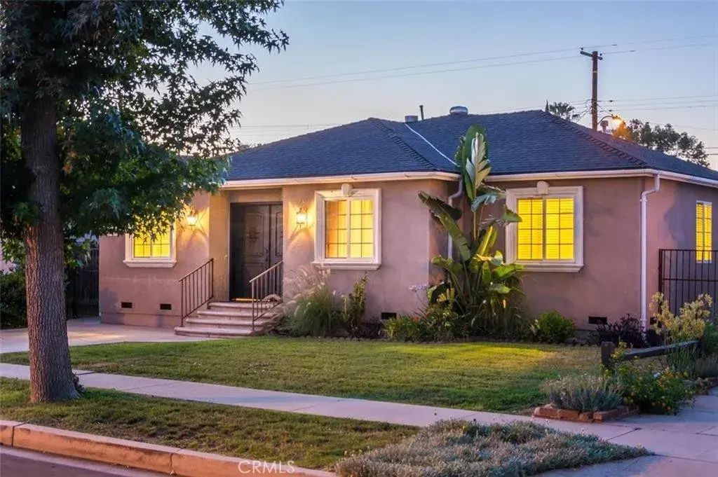 18005 Bullock, Encino