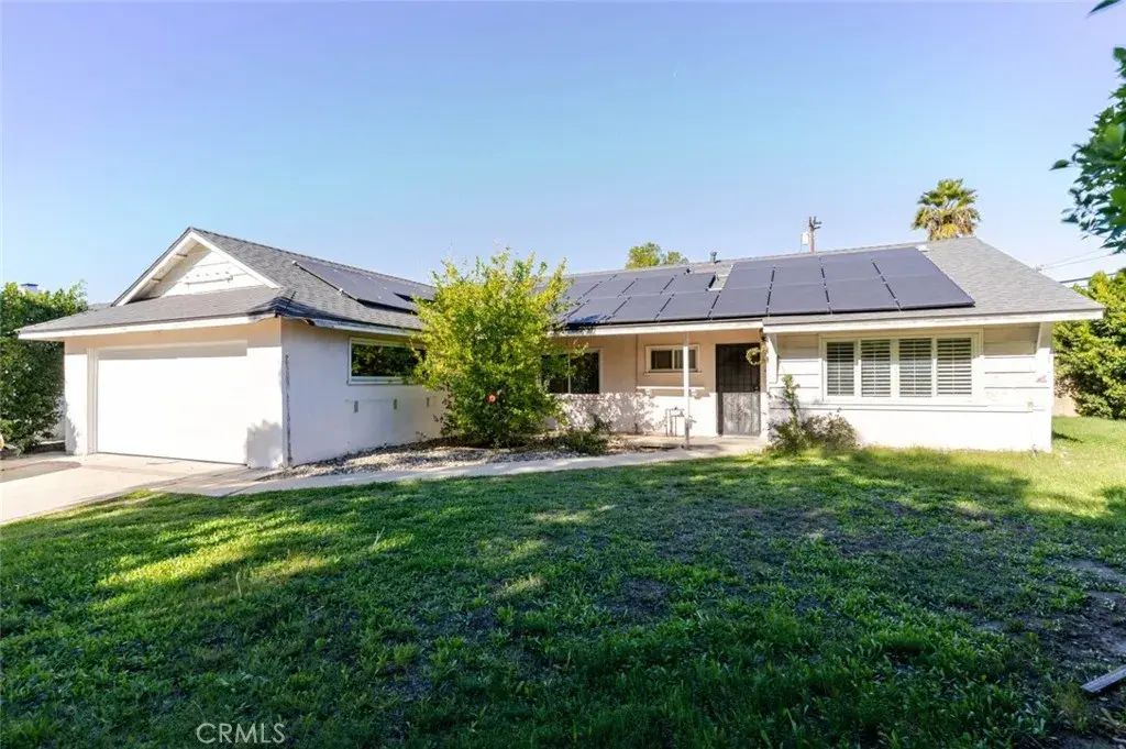 18301 Minnehaha Street, Porter Ranch