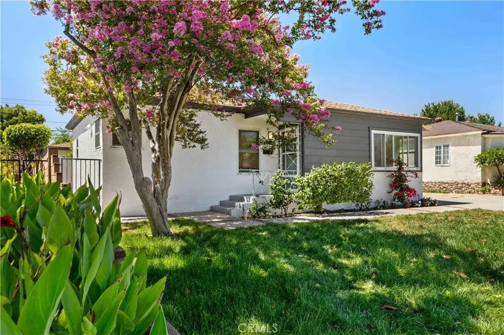 2105 N Pass, Burbank