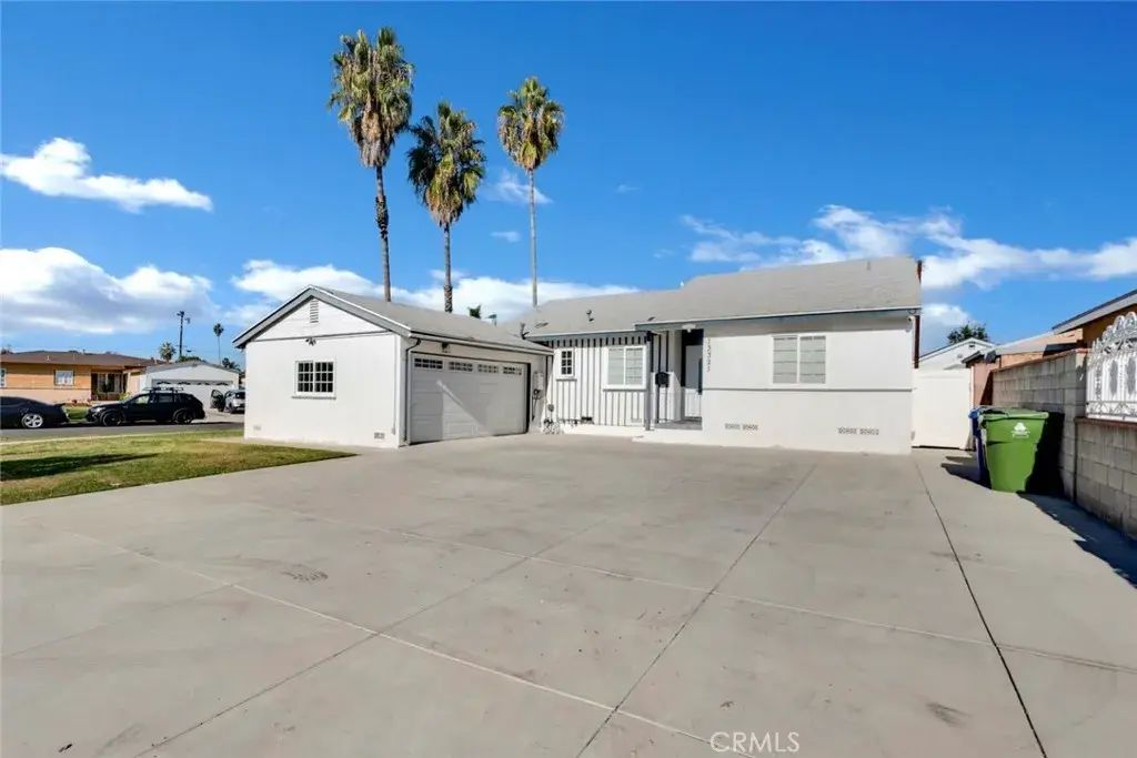 13321 Blythe Street, North Hollywood