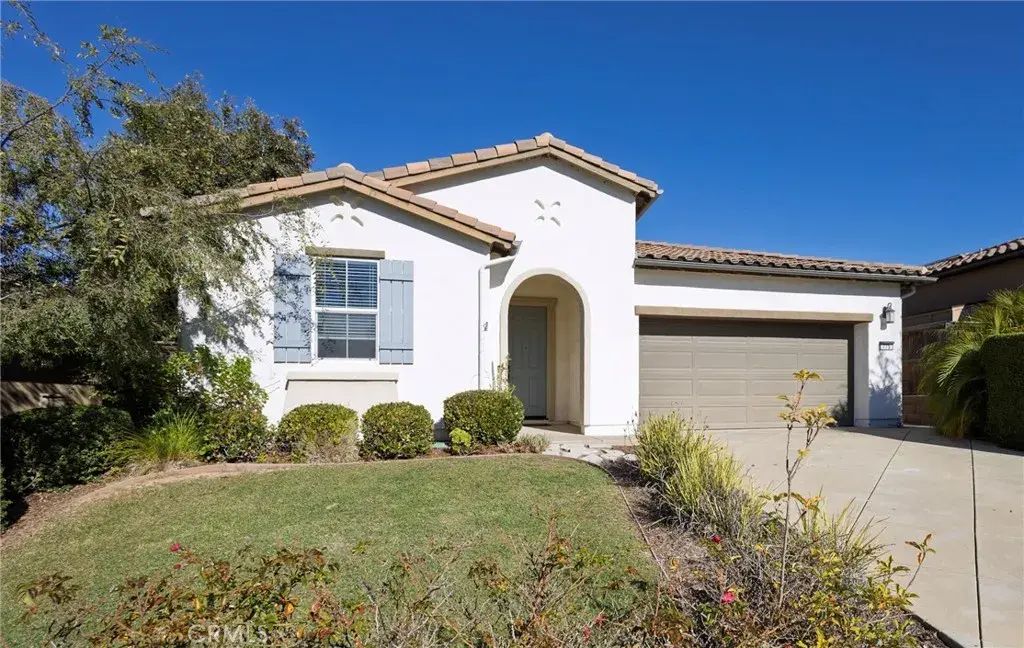 775 Mahogany, Santa Maria