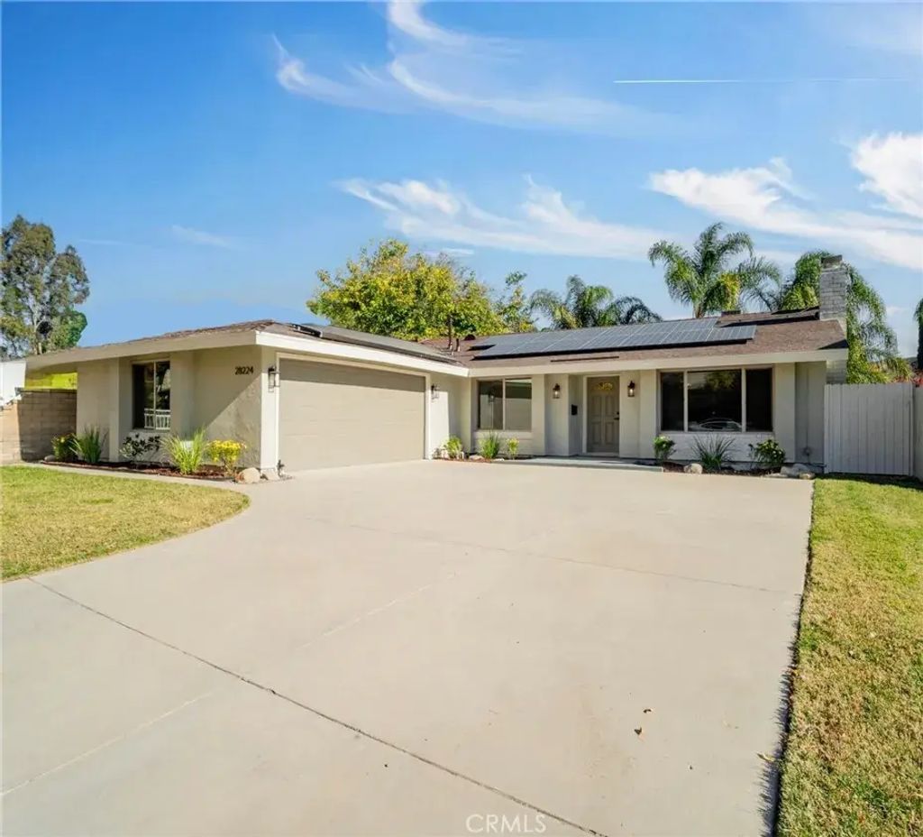 28224 Oaklar Drive, Saugus