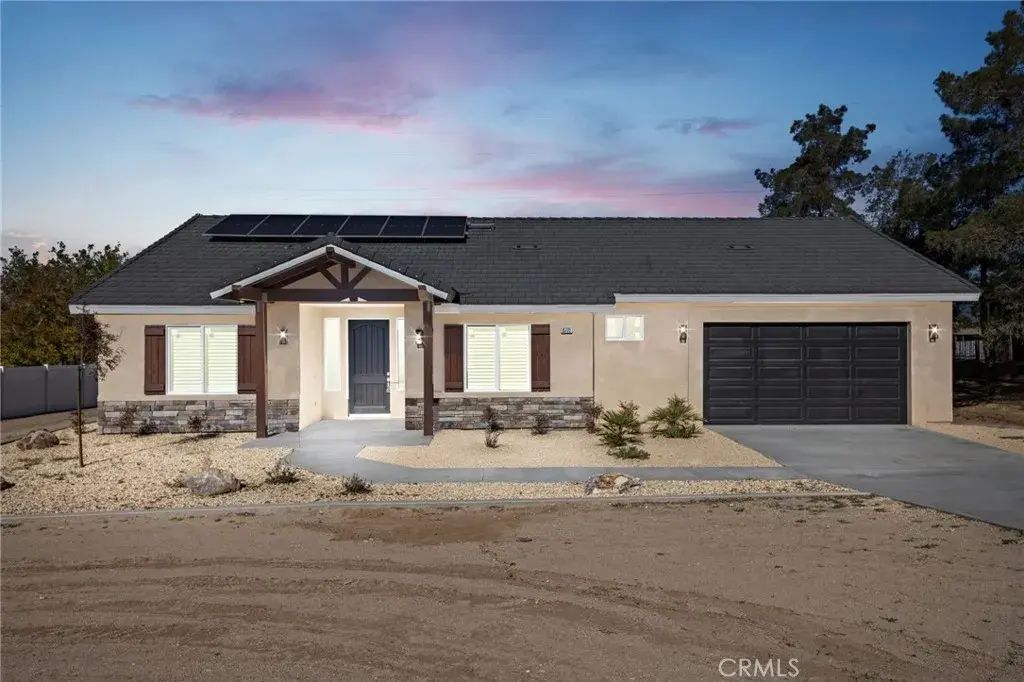 15772 Jasmine Street, Victorville