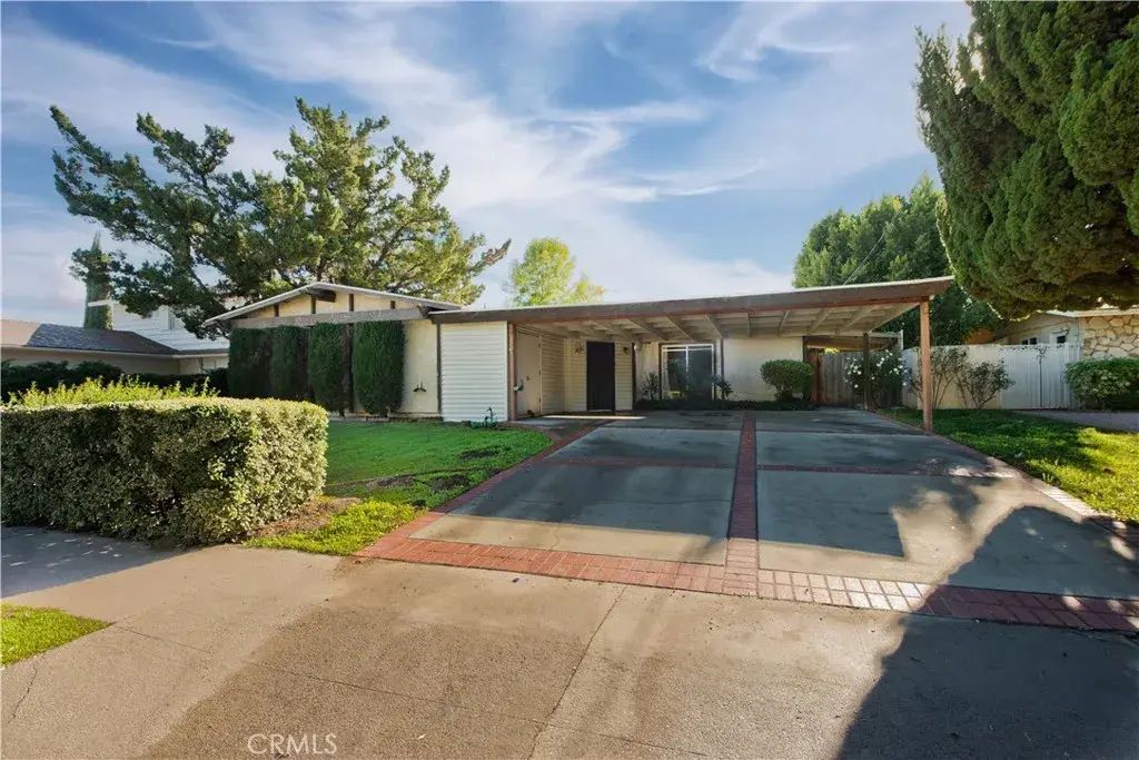 24118 Highlander Drive, West Hills